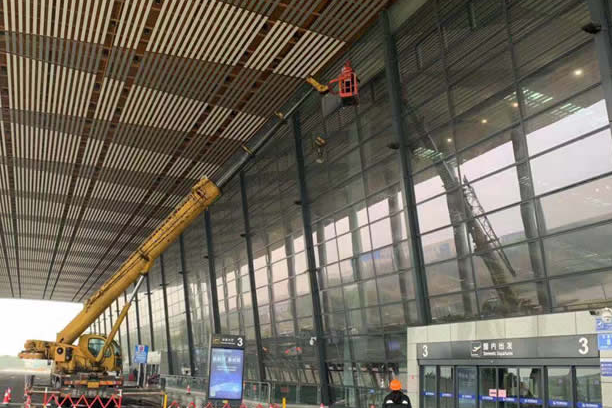 东丽玻璃幕墙维护和保养